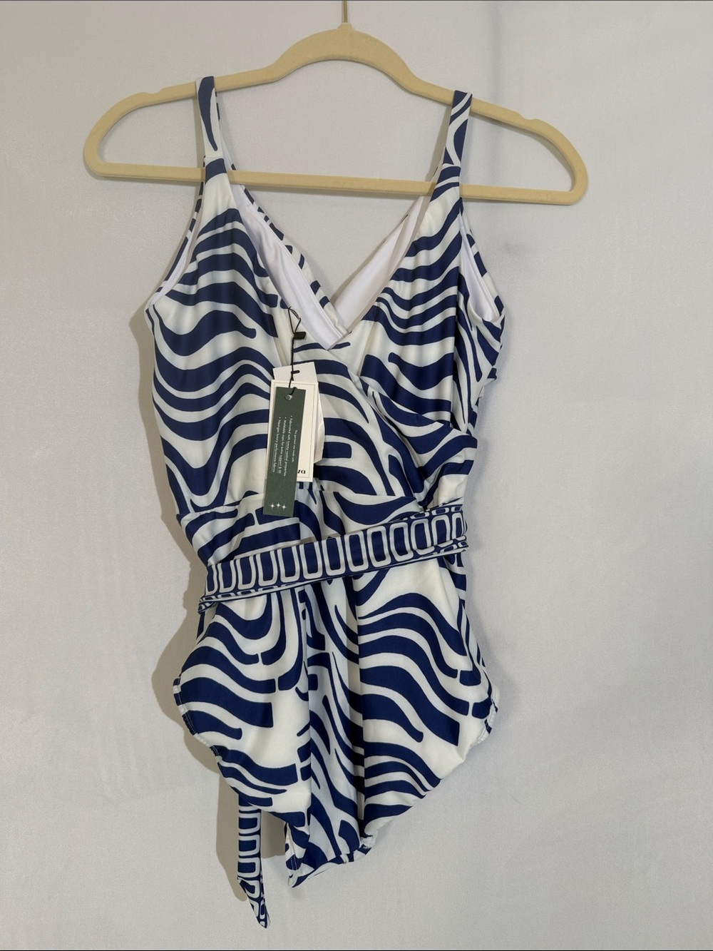 Hermoza Amelia One Piece Swimsuit Size 8 NWT Blue White Revel In Retro Print - Picture 4 of 15